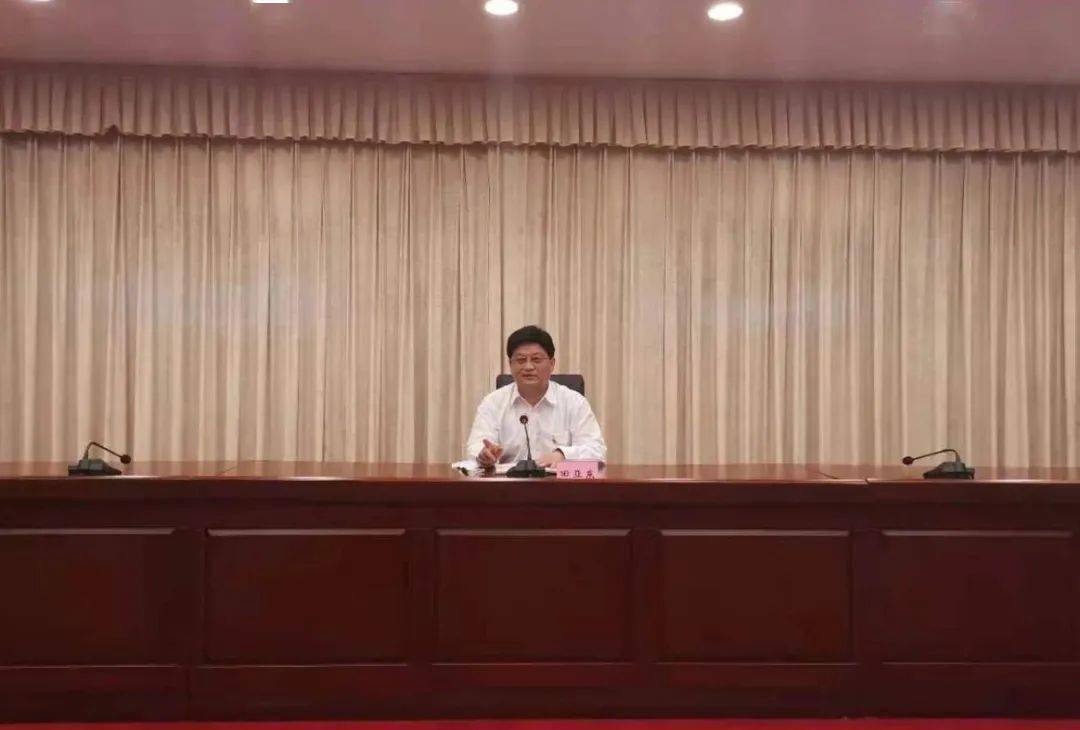 特朗普最新會(huì)議視頻揭示美國政治與經(jīng)濟(jì)新態(tài)勢