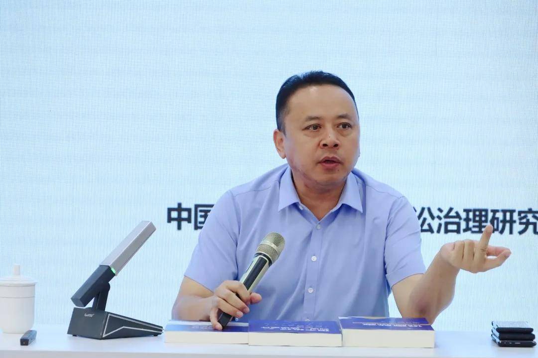 揭秘虛假宣傳背后的犯罪風(fēng)險(xiǎn)，關(guān)于2024新澳資料大全的探討